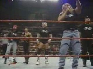 RIW 13.04.98 - DX confronts Owen Hart - Parte 12