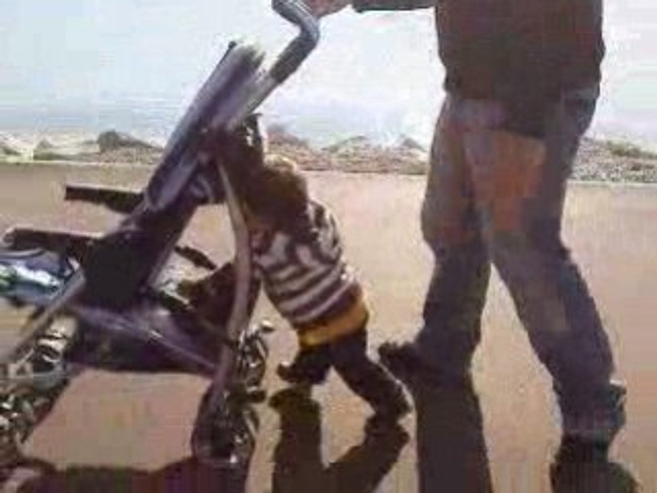 Sothea et sa poussette