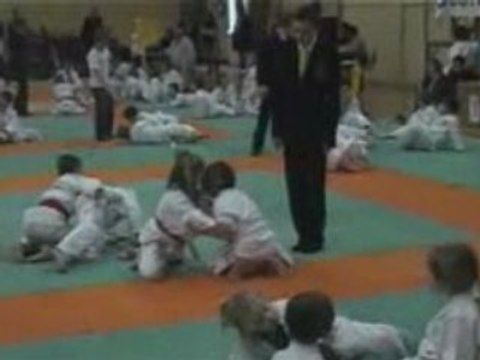Les enfants au judo compet' de la Chapelle 01-2009