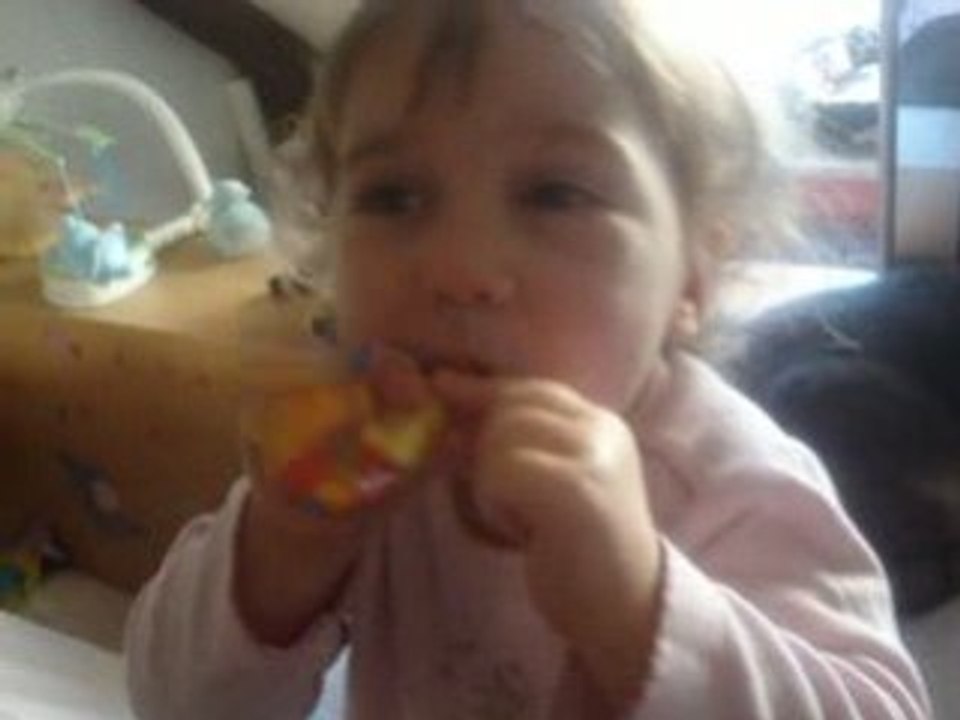 éclats de rire bébé à 20 mois