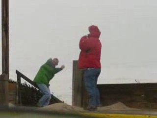 Tempête Biscarrosse 9H Impossible de tenir sur la dune