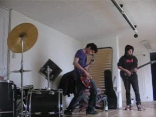 Kill the good sound répète