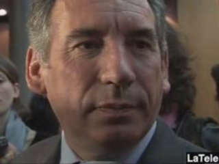 948 L’ÉLYSÉE MANOEUVRE, BAYROU PATINE