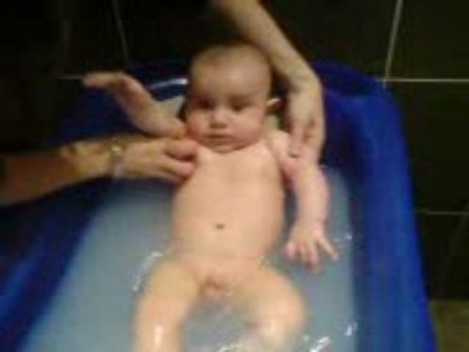 My mummy bathes me