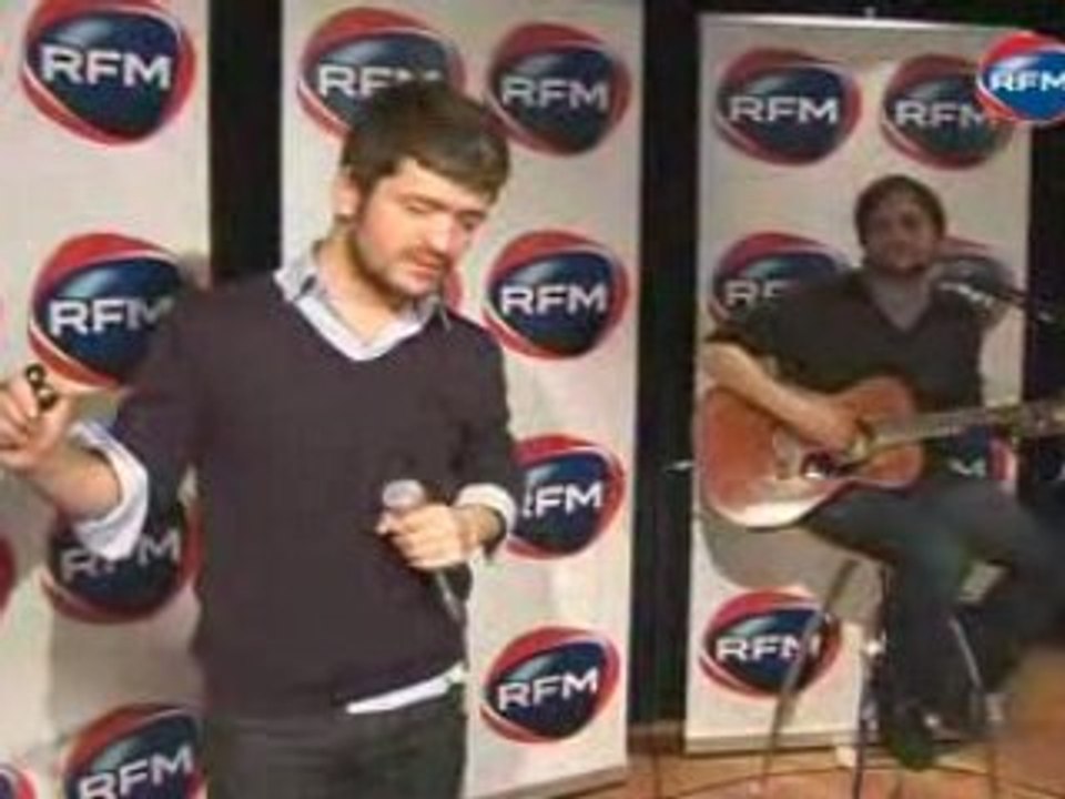 Grégoire chante "Rue des Etoiles" sur RFM