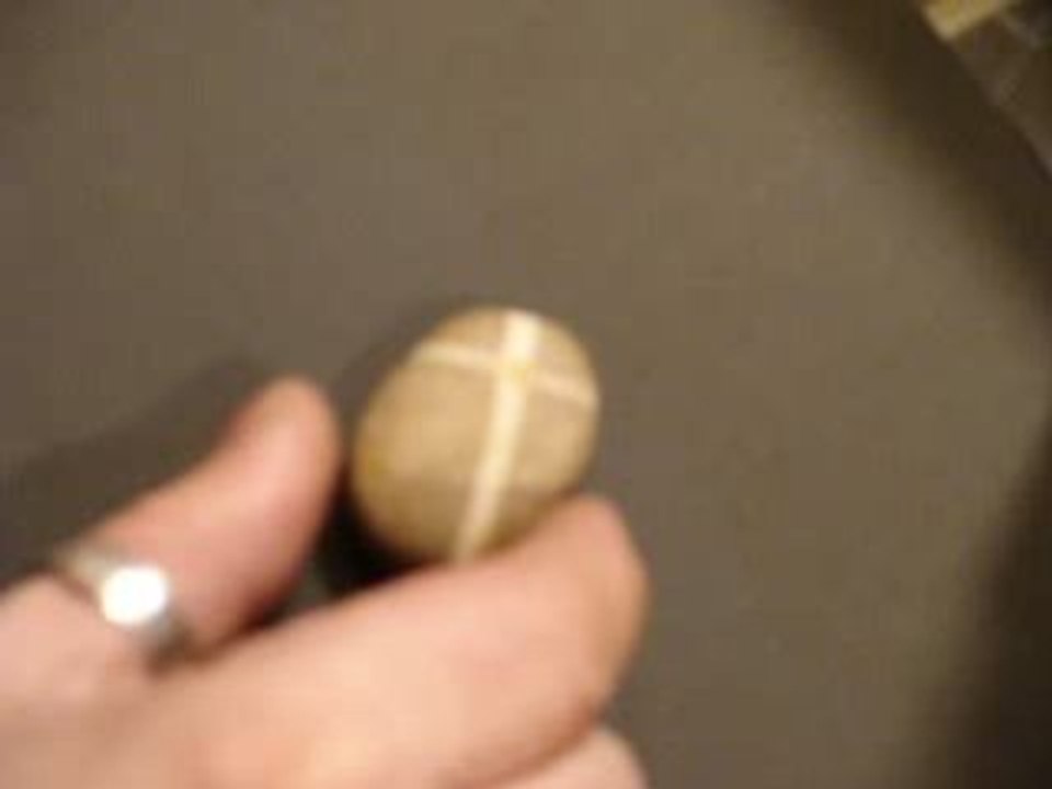 Croix chrétienne en calcaire naturel