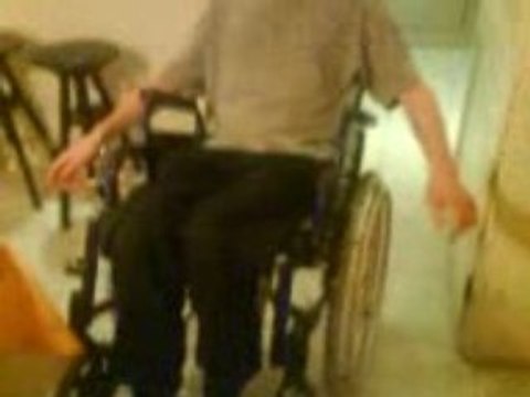 2 roues no hand en fauteuil roulant....