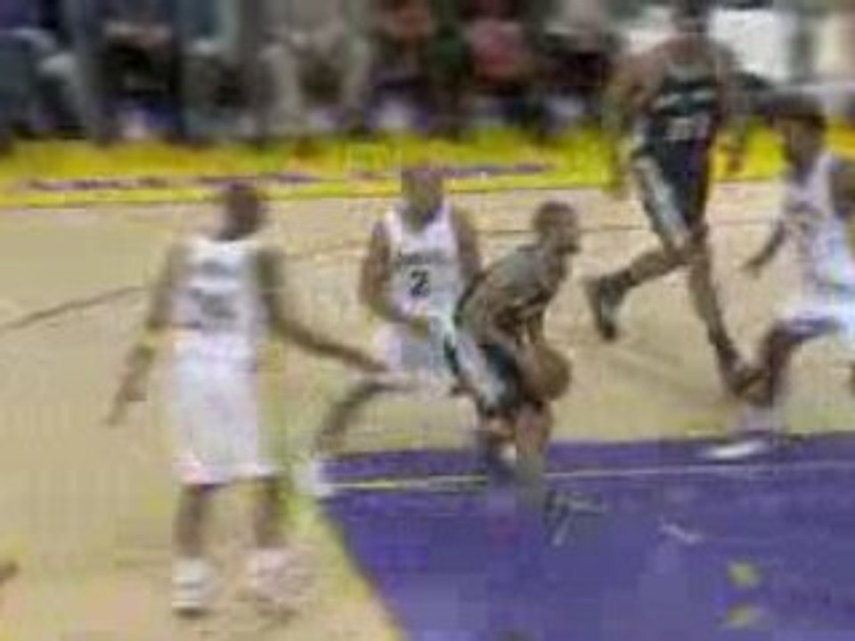 NBA Bynum Gets Western Honor