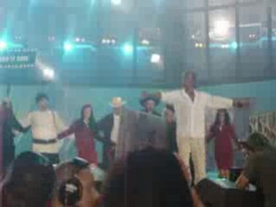 Enfoirés 2009 Medley Danse Le Sirtaki (Suite)