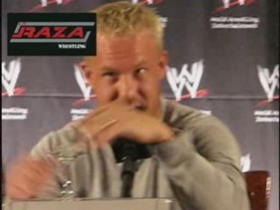 Mr Kennedy dice: "Cena sucks"
