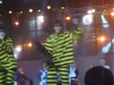 Enfoirés 2009 Amel Alizée Pascal Obispo & Maurane Les Dalton