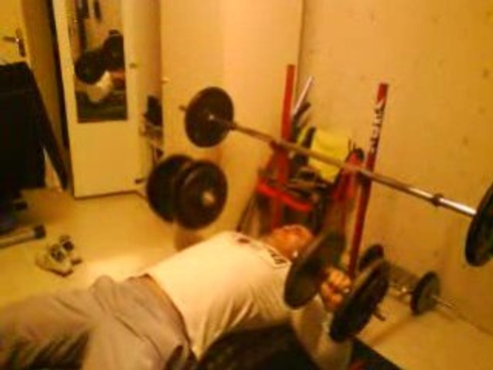 Musculation - Ecartés latéraux 35 kilos