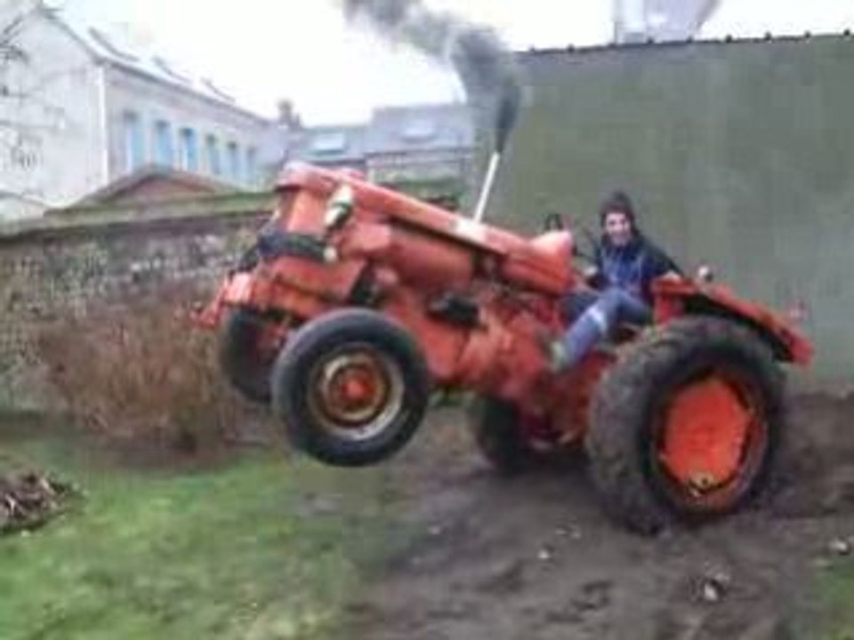 Weeling tractor