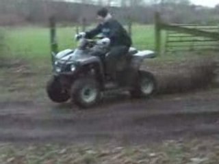 Tony qui tate le quad