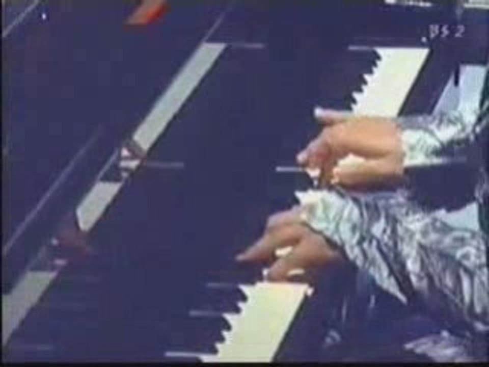 石川セリ - 八月の濡れた砂