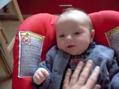 JEANNE DEUX MOIS 1ERS SOURIRES