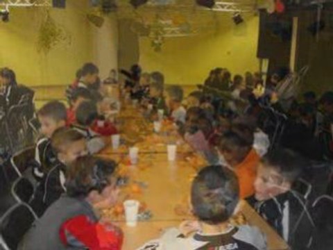 Ecole de Foot Le PUY Gouter de Noel 2008