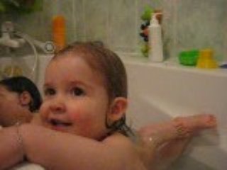 mam rentre du boulot on se cache dans le bain !