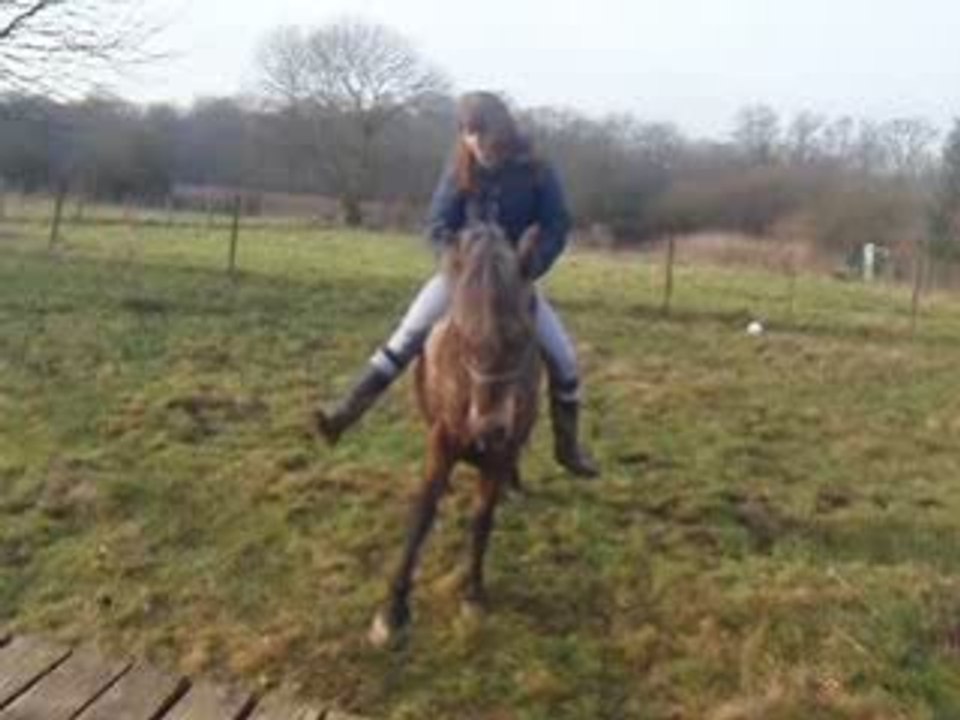 Sucette fait une jambette montée à droite (2)