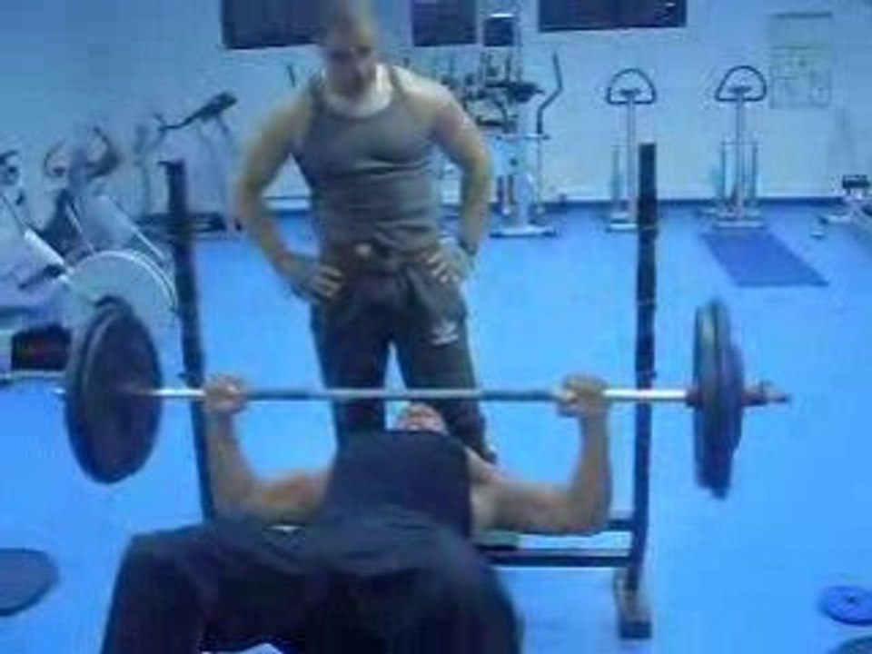 developpé couché 100 kilos!!