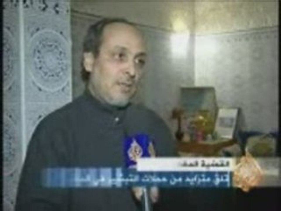 مسلم مغربي يعلن على قناة الجزيرة أنه صار مسيحيا