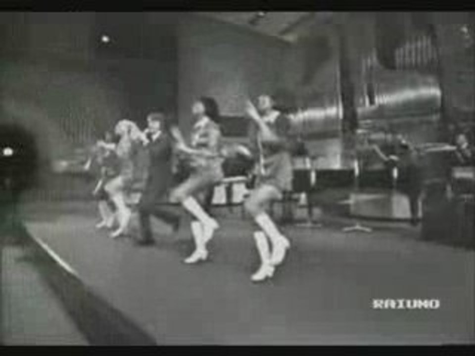 CLAUDE FRANCOIS MAIS QUAND LE MATIN ITALIAN CLIP LIVE CLO