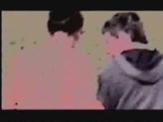 Un roseau les deux pieds dans l'eau