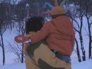 Jules le pirate dans la neige... On s'enfonce dans la neige!