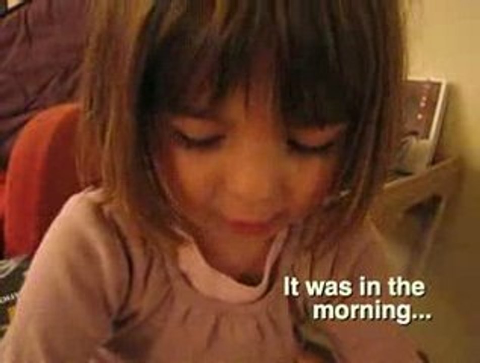 Adorable Petite Fille qui raconte une Histoire de Fées kids