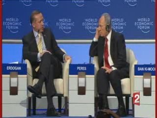 le 1er ministre Turque   fusille Shimon Perès et Israel