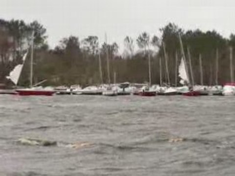 Gros dégats au port tempête Klaus Sanguinet Landes