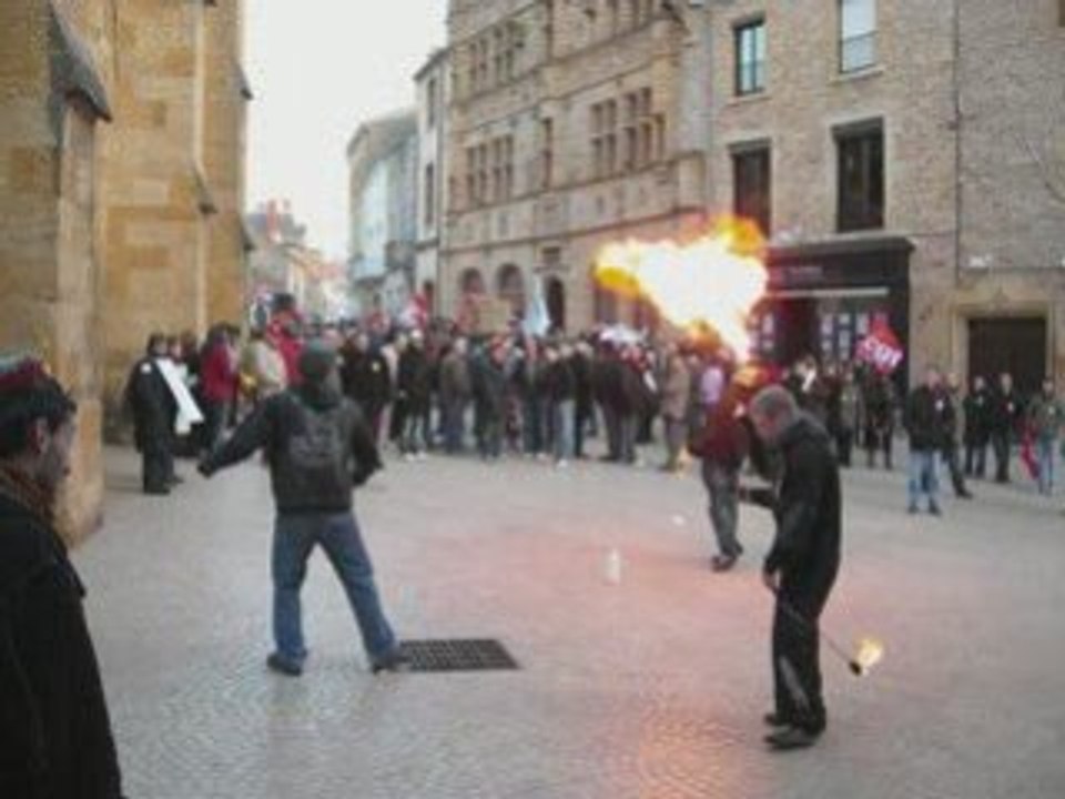 manif' a paray le monial bolas et cracheur de feu