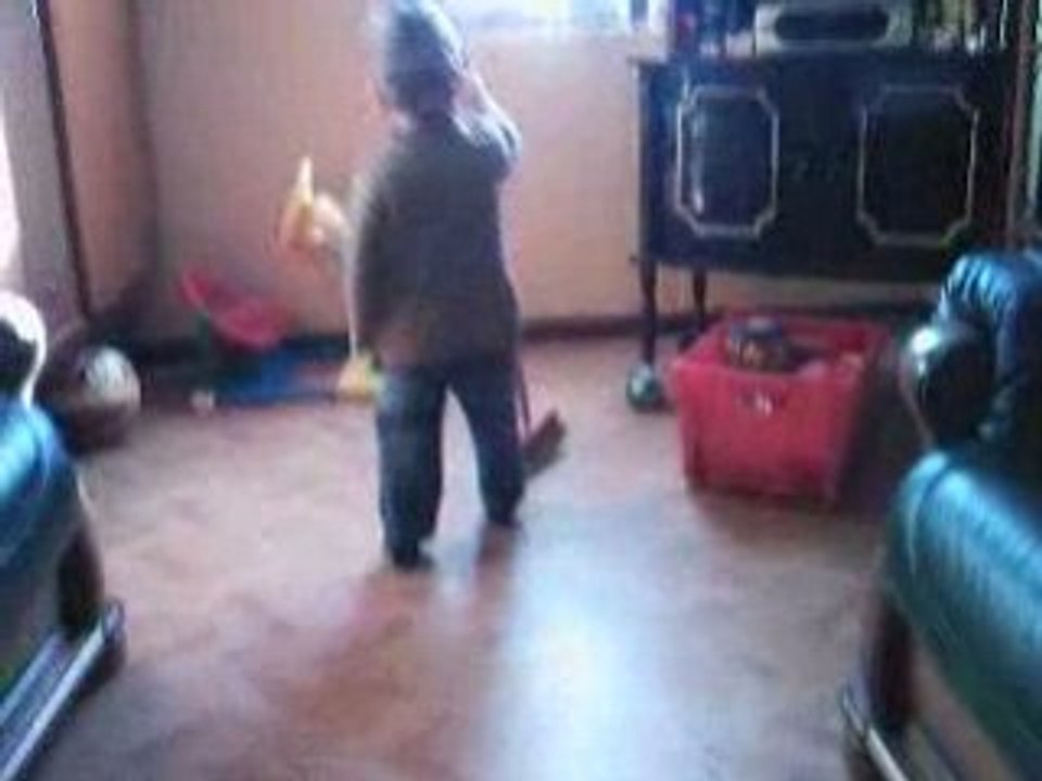 evan et son balai