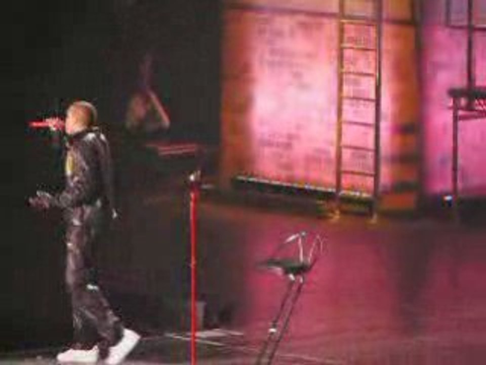 chris brown a bercy Say good bye