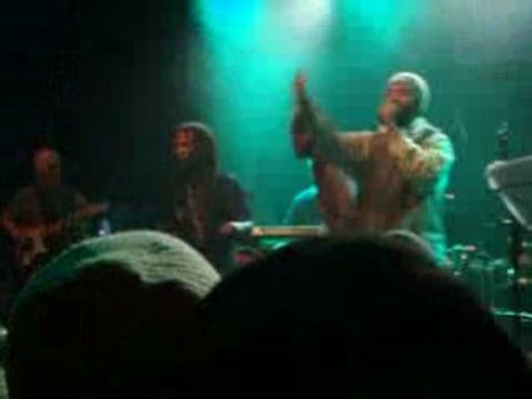 Tiwony Straika d fefe typical Faut qu'on soit fort PARIS