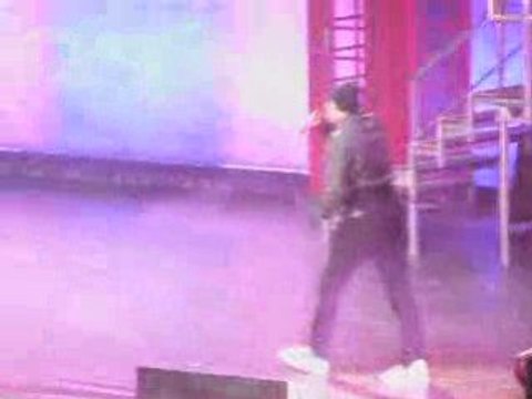 chris brown a bercy Kiss kiss