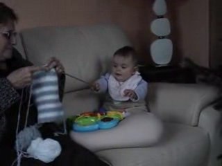 05-01-09 je tricote avec mamie