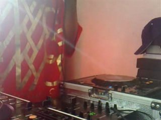 Vidéo johane Alexie ft Dj Krispee