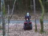 sophie fait son petit parcours dans les bois !!  (1ère)