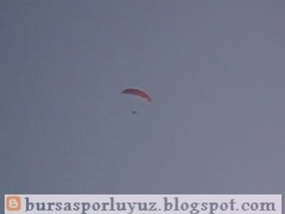 Parasütcü(bursa - besiktas 08-09sezonu)