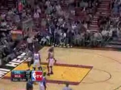 NBA Jason Kidd throws a brilliant pass to Brandon Bass again