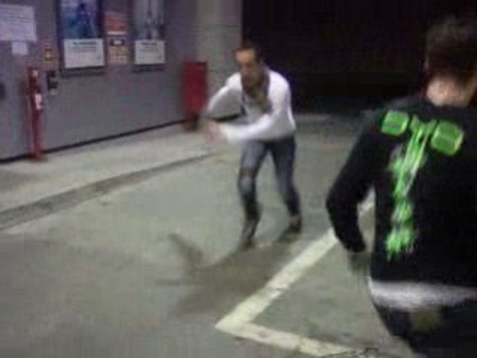 EssO the boite  >>> JuMpInG