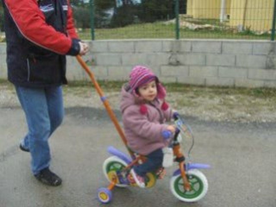 Diapo elena et son vélo