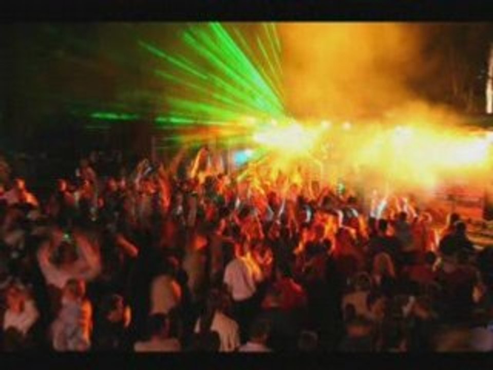 Ambiance disco.