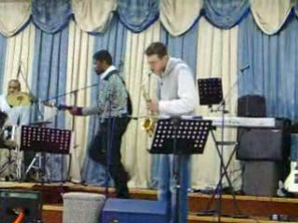 bénit soit le nom DATE premiere!