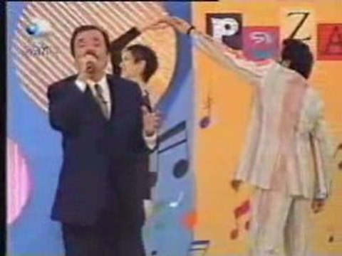 Ferdi Tayfur Dönebilsem ve Ben Anadan Doğma canlı performans