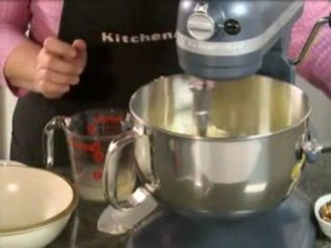 The KitchenAid professional 600 Stand Mixer Adds a bold Touc