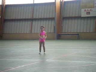 twirling enora poussine