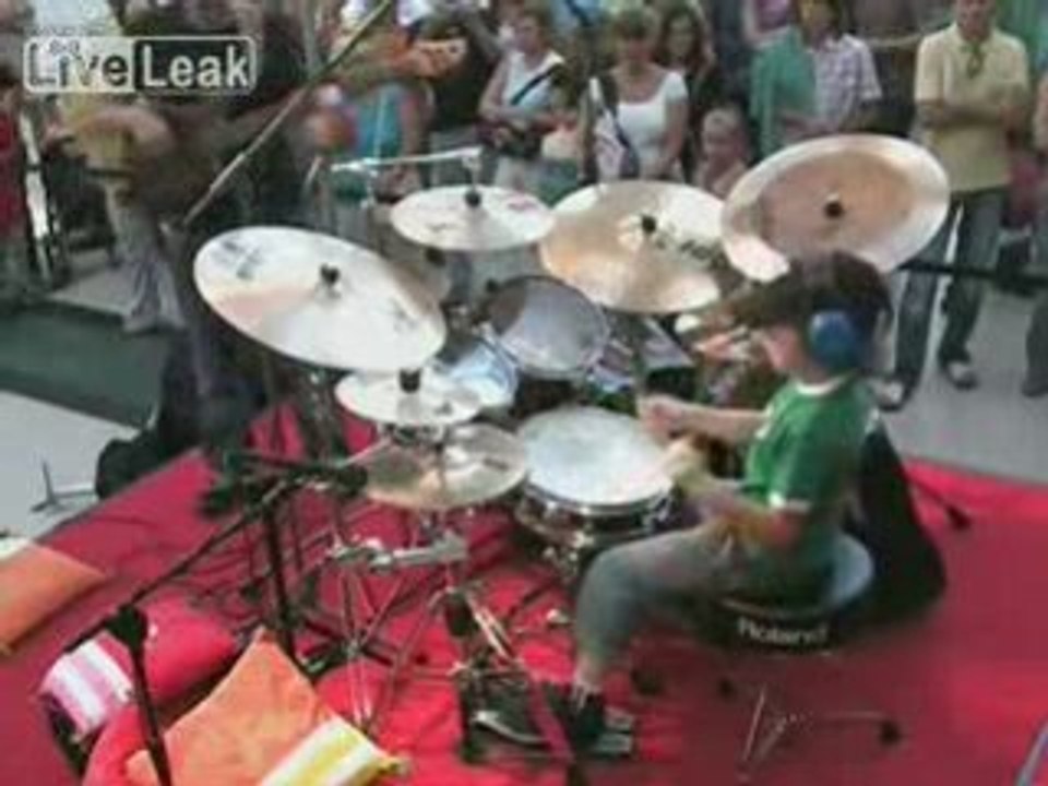Joueur de batterie à 6 ans
