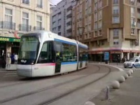 Citadis 402 n°6024 à Grenoble Gares (ligne B)